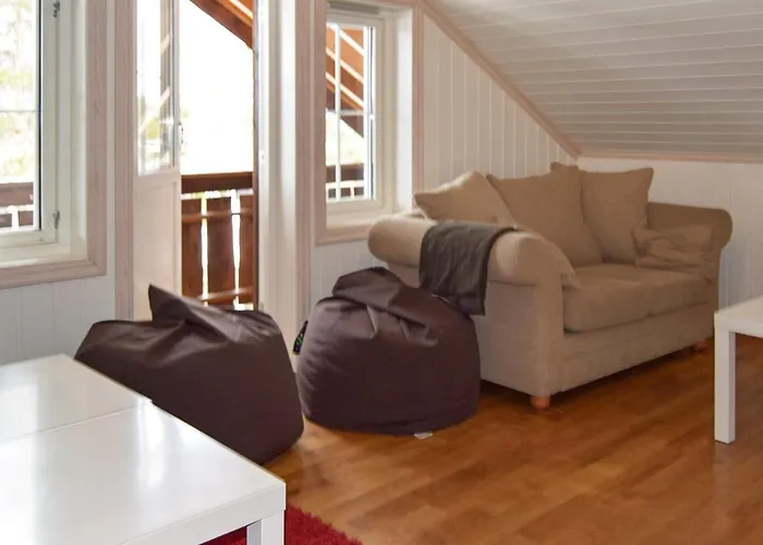 Feriehus 8 Person In Aseral Tjaldal